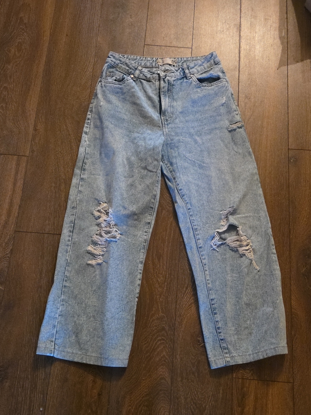 Light Blue Distressed Women’s Jeans